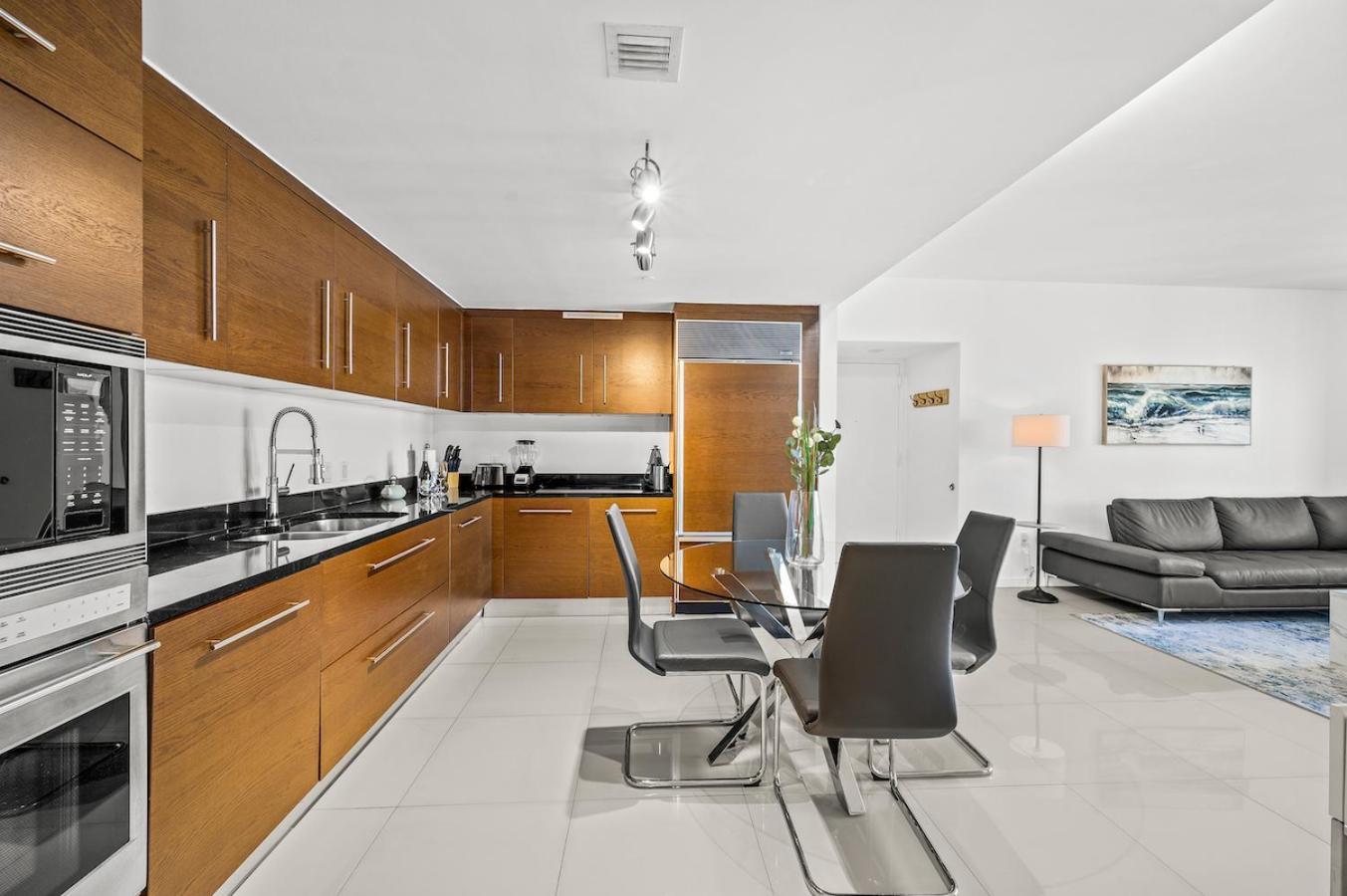 *Iconic W Icon Condo/ Pool&Waterviews*Freespa* Майами Экстерьер фото