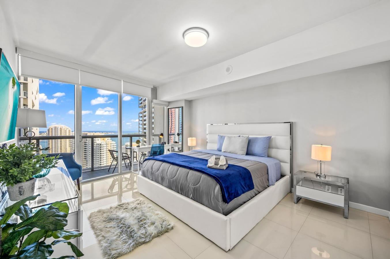 *Iconic W Icon Condo/ Pool&Waterviews*Freespa* Майами Экстерьер фото